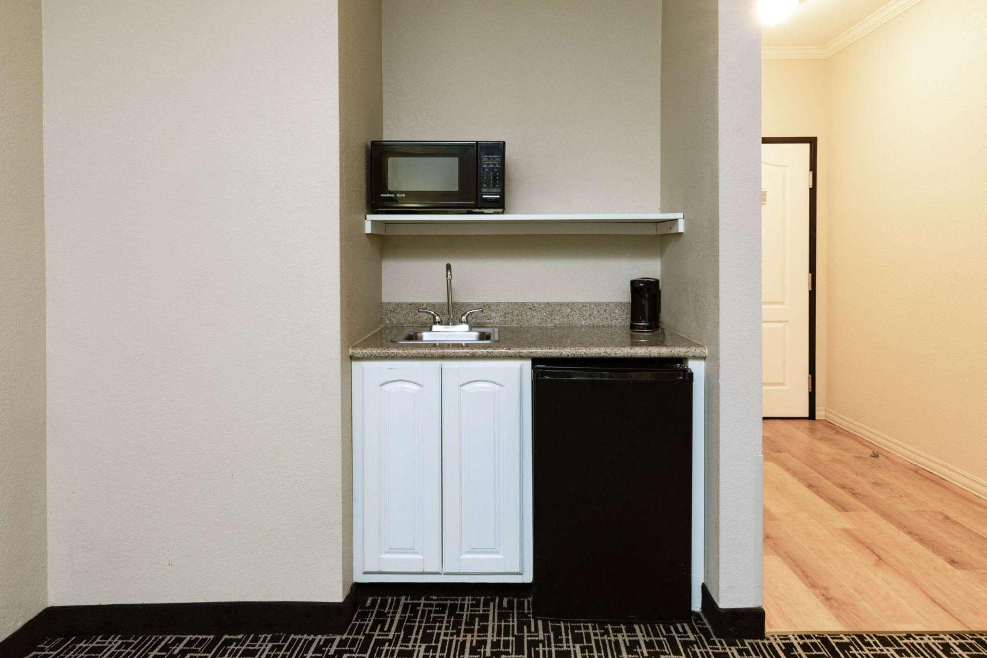 La Quinta By Wyndham Garland Harbor Point Hotel Bagian luar foto